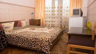 Гостиница УЮТ Нальчик Бюджетный двухместный номер с 2 отдельными кроватями-2