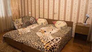 Гостиница УЮТ Нальчик Бюджетный двухместный номер с 2 отдельными кроватями-1